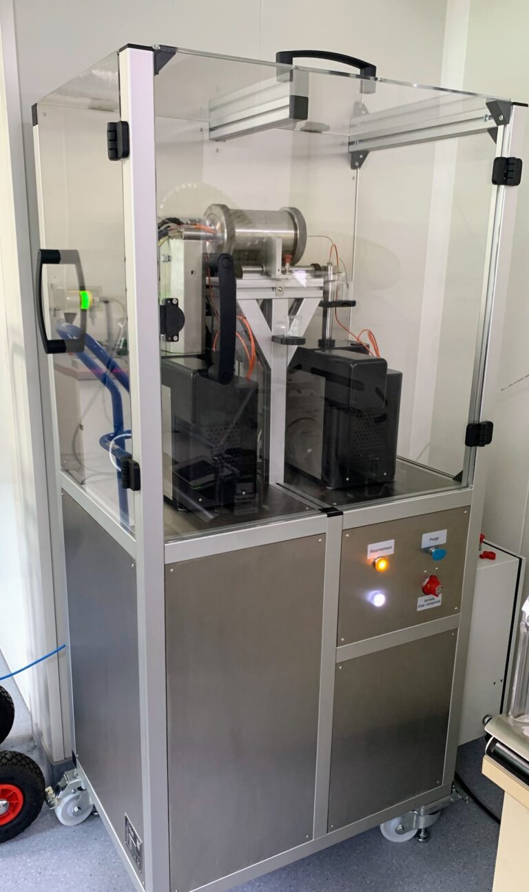 High-precision osmosis test bench designed by IRIAN MECATRONICS for BRGM to study liquid flow in argillite (claystone) samples.
