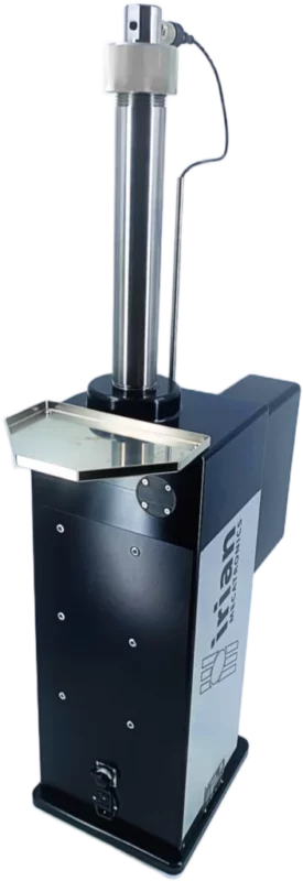 Vertical high-pressure pump module from IRIAN MECATRONICS used for precise fluid injection in scientific test benches.